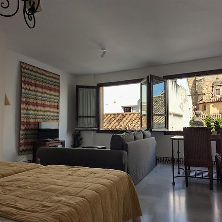 Apartamentos Plaza กอร์โดบา ภายนอก รูปภาพ