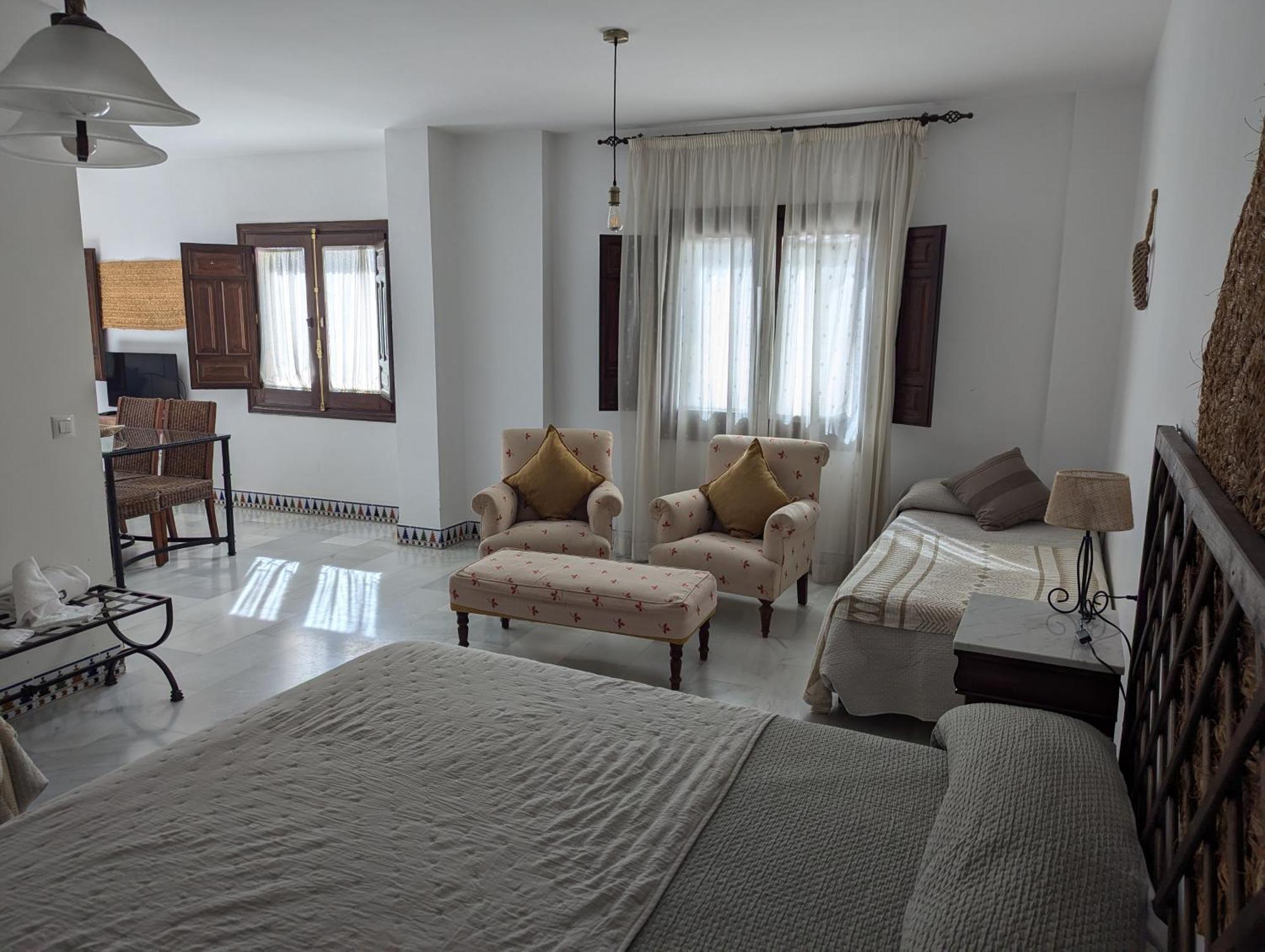 Apartamentos Plaza กอร์โดบา ภายนอก รูปภาพ