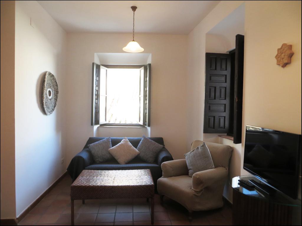 Apartamentos Plaza กอร์โดบา ภายนอก รูปภาพ