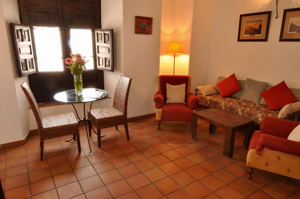 Apartamentos Plaza กอร์โดบา ภายนอก รูปภาพ