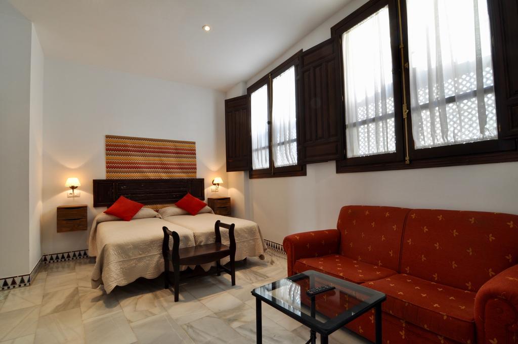 Apartamentos Plaza กอร์โดบา ภายนอก รูปภาพ