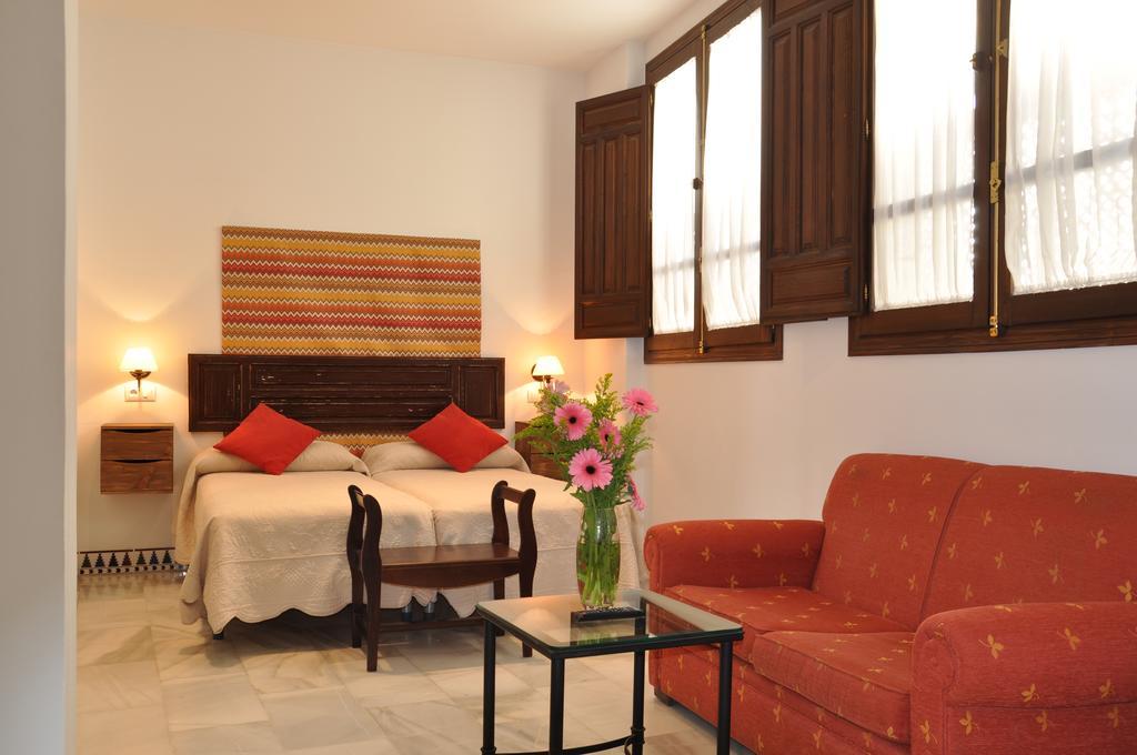 Apartamentos Plaza กอร์โดบา ภายนอก รูปภาพ